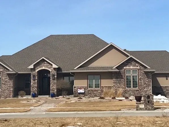 403 Redbud Dr, Humphrey, NE 68642