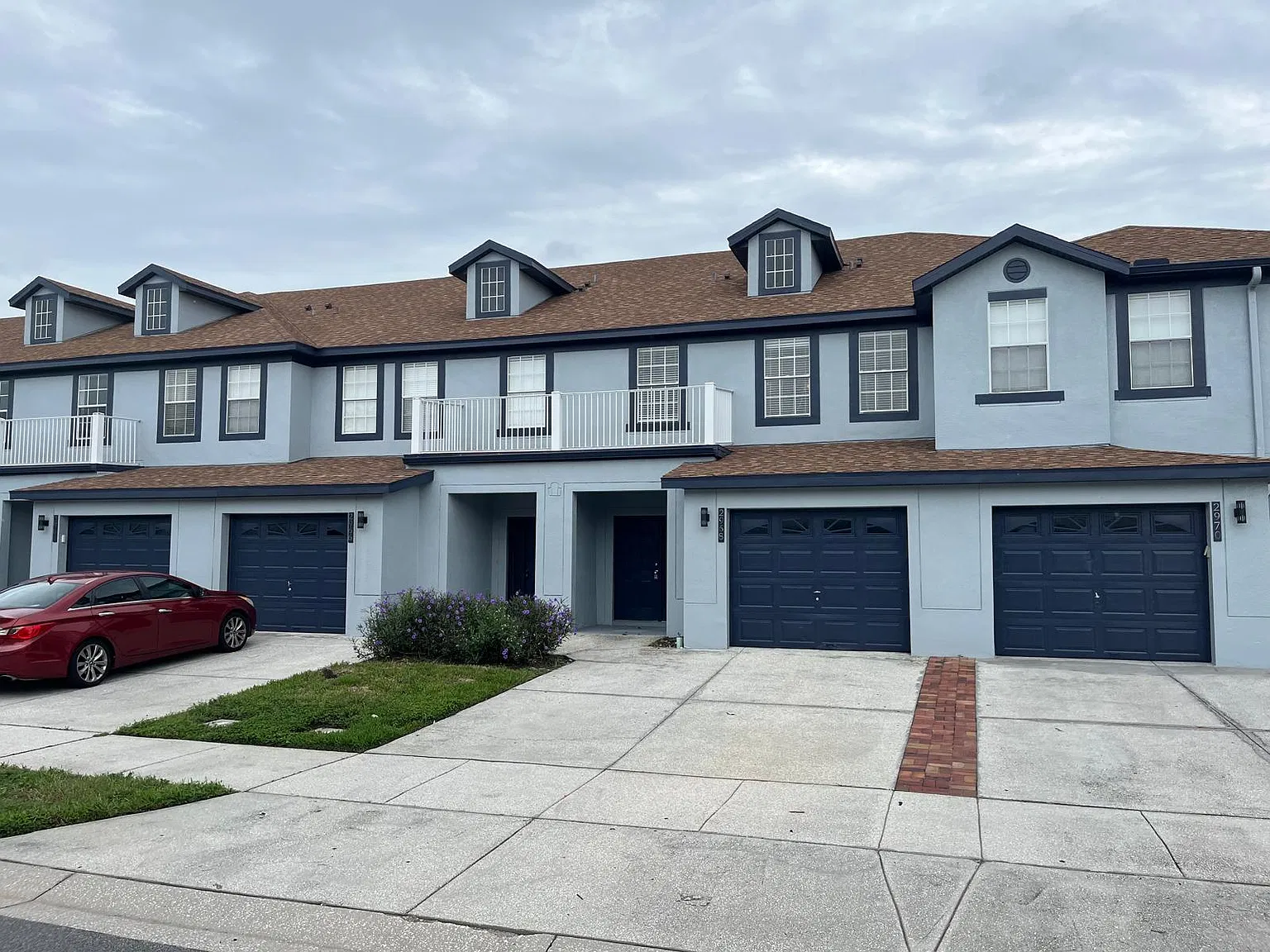 3 bed, 2.5 bath, 2013 sqft, $1,975 — Photo 1