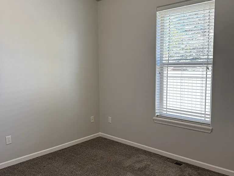 2350 NE Mary Rose Pl #2 — Photo 37