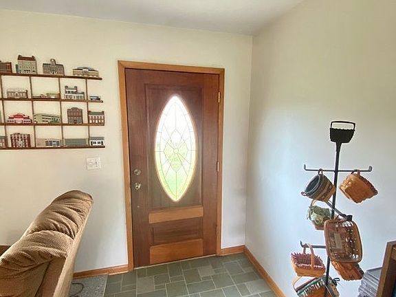 2nd image of 2204 Jackson Pike