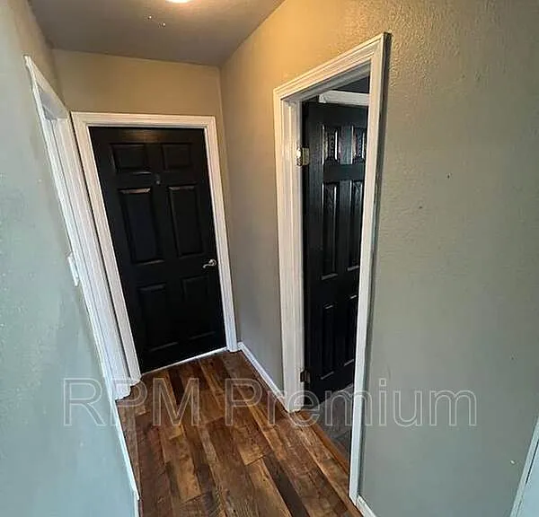 8725 Fairoaks St — Photo 18
