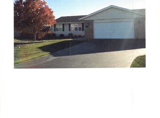 11076 Meadowsweet Ln, Roscoe, IL 61073