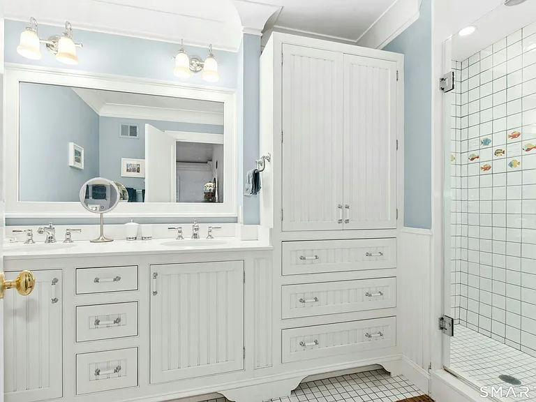 377 Main St #8 — Photo 15