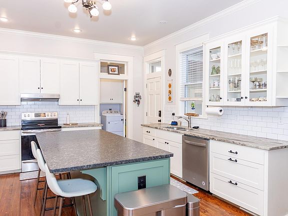 3rd image of 303 Oliver St