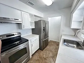 210 W Fox St Photo 1