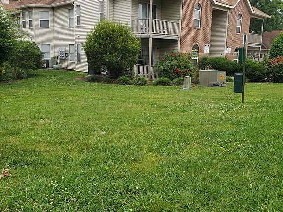 2nd image of 516 Thorncliff Dr APT 101