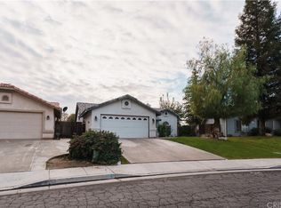 5617 Sugar Pine Dr, Bakersfield, CA 93313