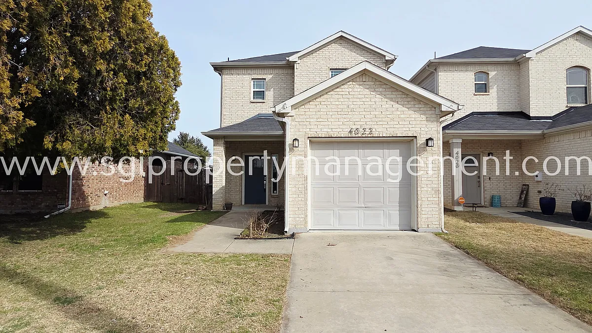 Building Photo - 4022 Ivanhoe Ln