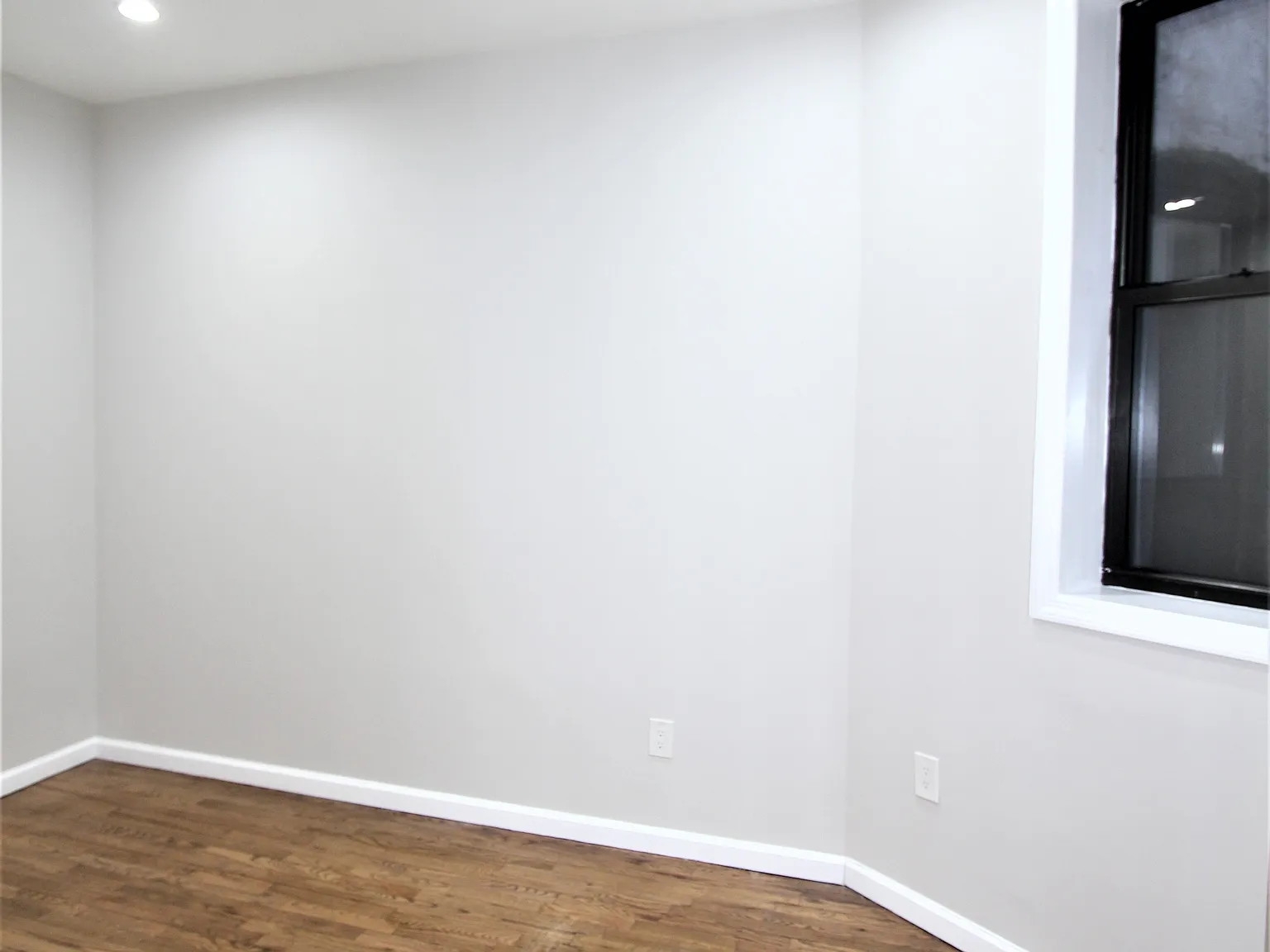 460 Madison Street — Photo 4