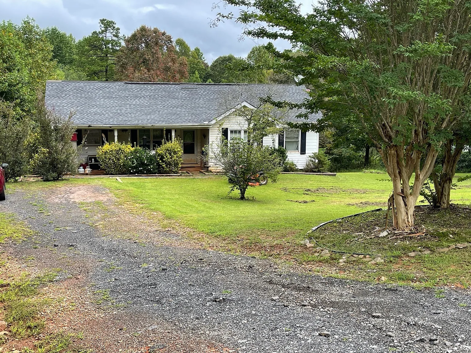 155 Oakwood Dr photo 1