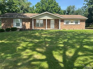 9835 E Watson Rd, Saint Louis, MO 63126