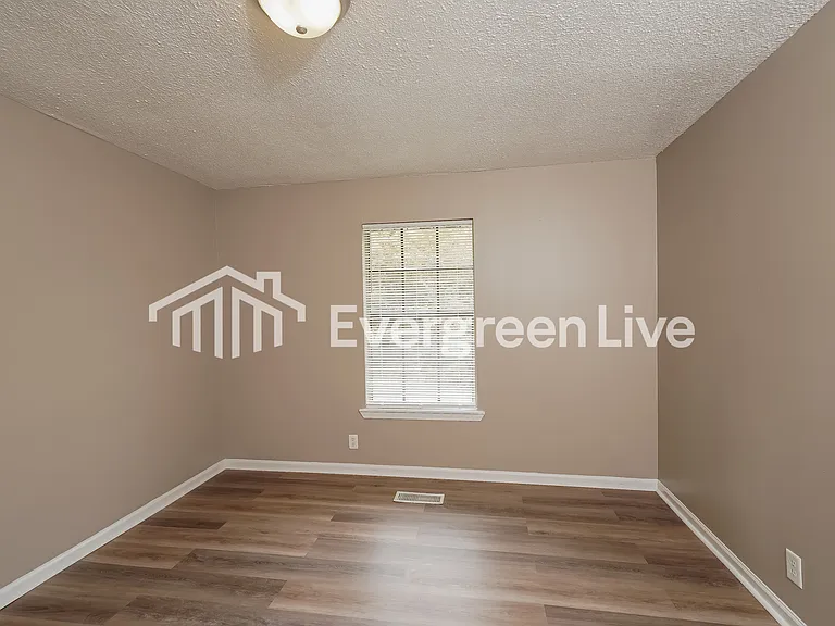 104 Hatch Dr — Photo 13