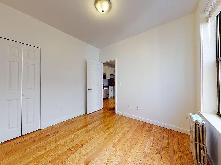 693 9th Ave #4R — Photo 12