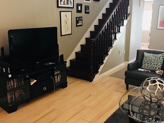 3rd image of 925 Fenton Ln APT 21