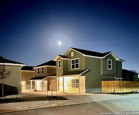 2031 Silver Oaks