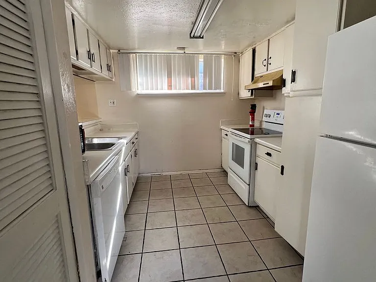 1831 Warringwood Dr #C-4 — Photo 6