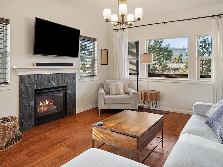 662 NW Mount Washington Dr — Photo 7
