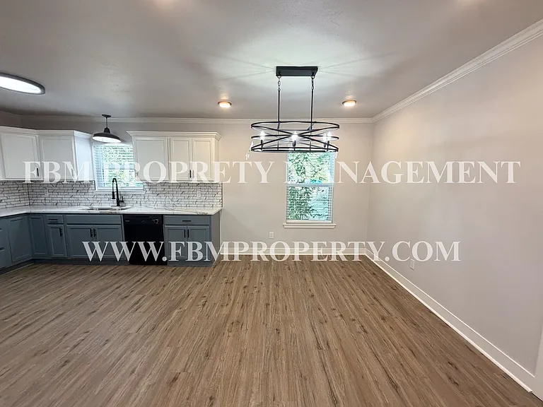1606 Cherry Ave — Photo 4