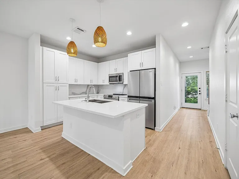 5710 Elysian St — Photo 9