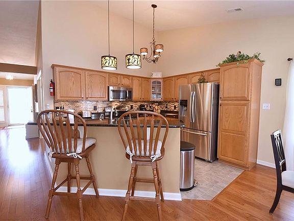 2nd image of 1421 Old Stoney Dr
