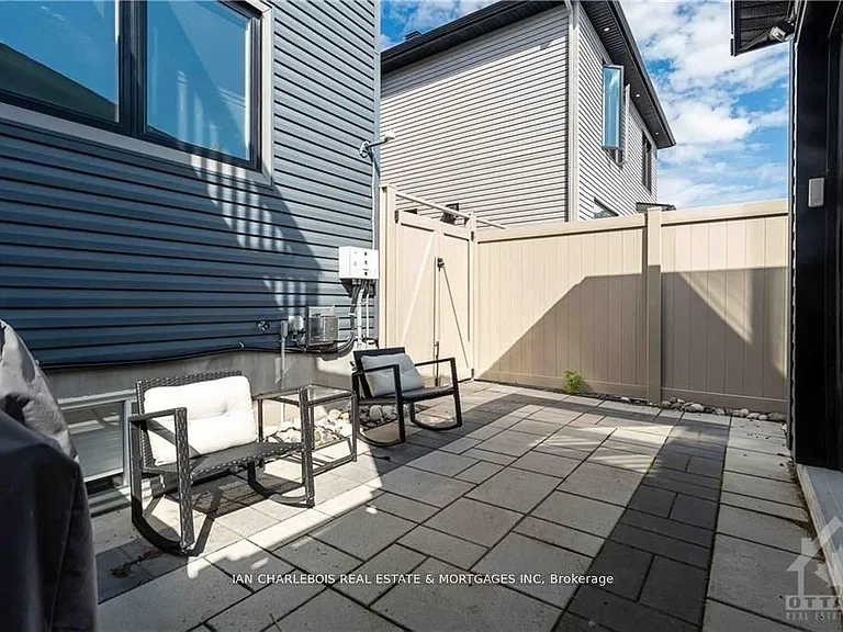 846 Rockson Cres #C — Photo 27