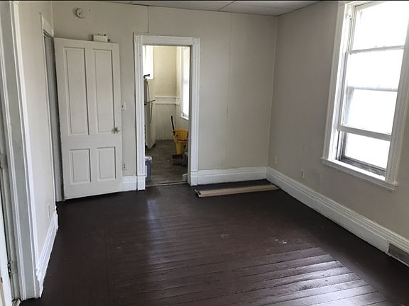 5th image of 261 W 21st St #3