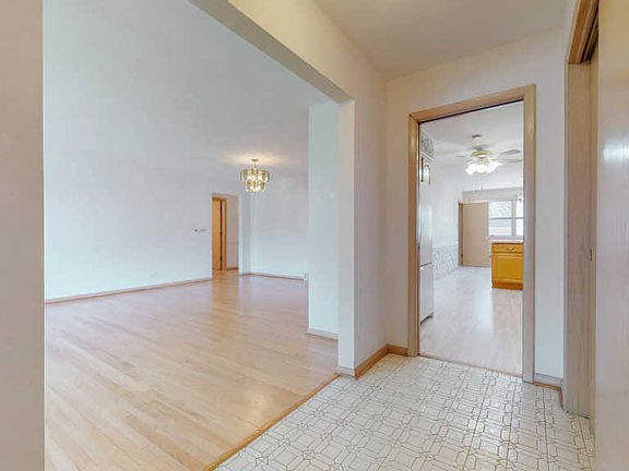 2nd image of 10920 Nelson St