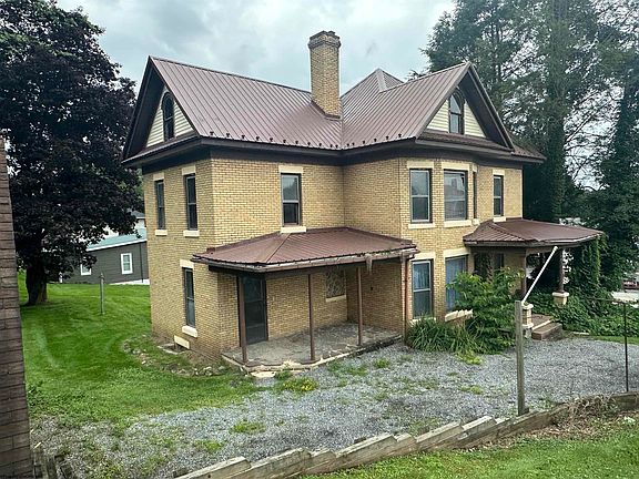 2nd image of 124 E Main St