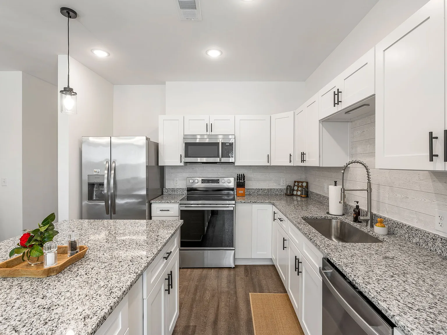 4231 Barnwell Ave — Photo 4