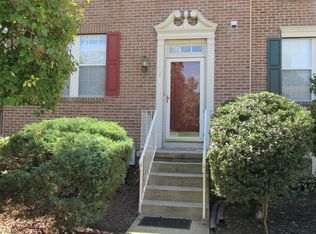 7 Photinia Dr, Newark, DE 19702