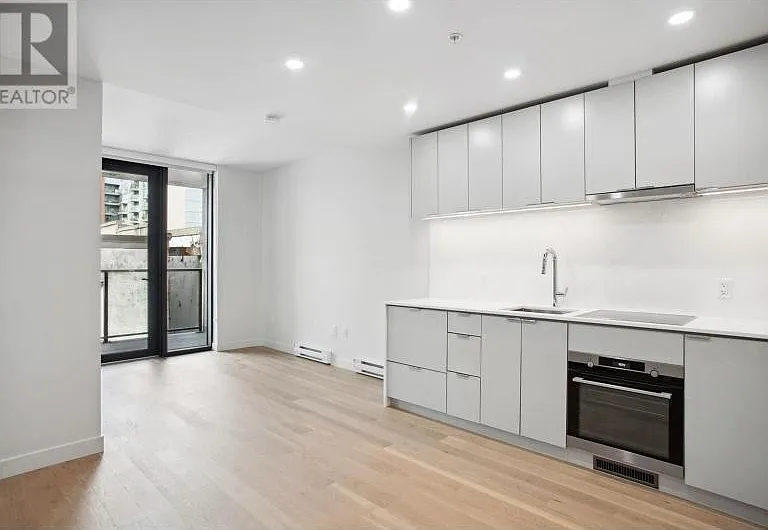 239 Keefer St #502 — Photo 2