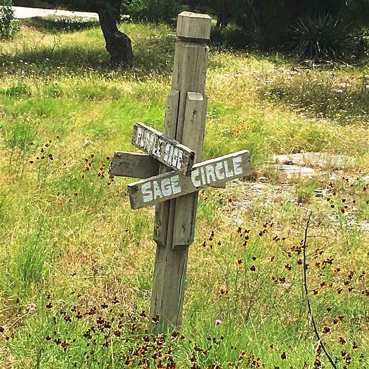 1st image of 104 Sage Cir