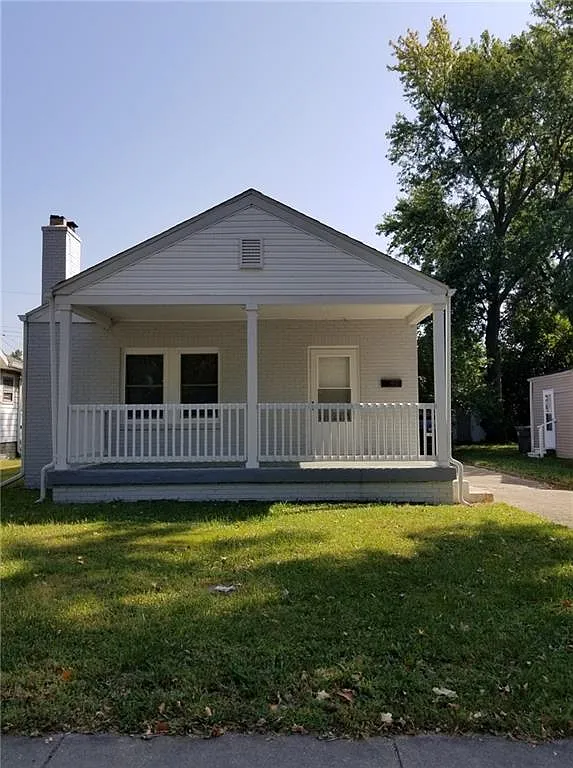 1649 N Medford Ave photo 1