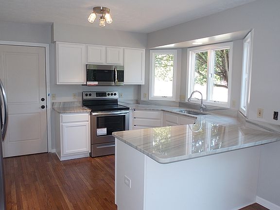 4th image of 178 Hollybrier Dr