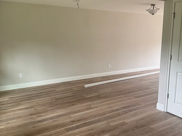 8205 Kensington Sq — Photo 17