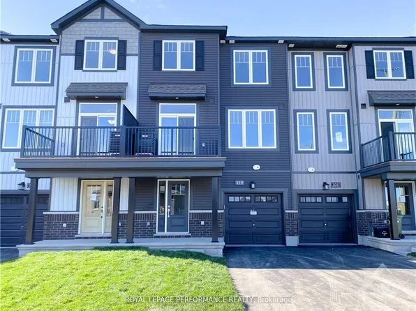 110 Paloma Cir, Ottawa, ON K2J 6R9