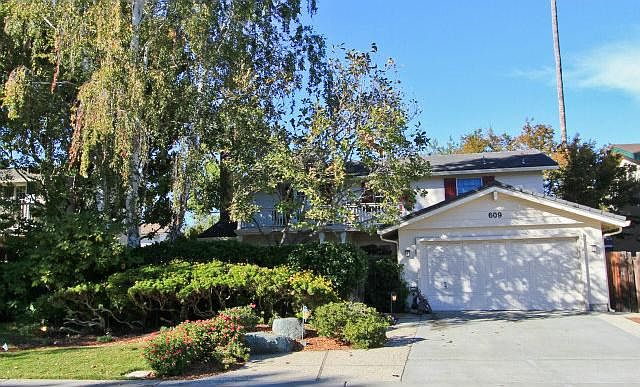 1st image of 609 Princeton Dr