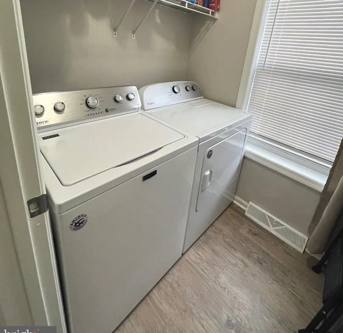 1 bed, 1.5 bath, 1594 sqft, $1,200 — Photo 2