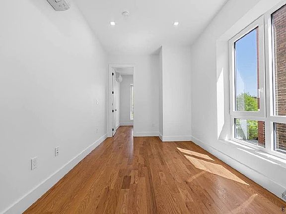 4th image of 1640 Nostrand Ave #3R