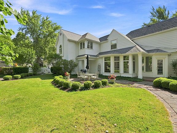 4th image of 1011 Midway Dr
