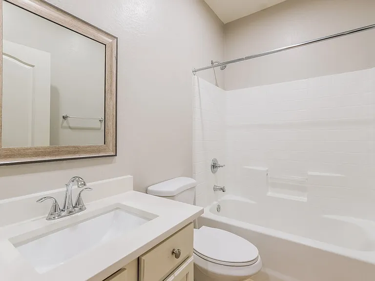 7110 W Superior Ave — Photo 15