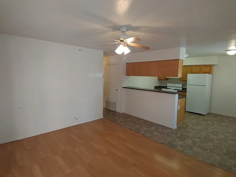 1017 Alvarado Dr SE — Photo 2