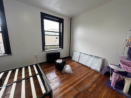 5th image of 2135 27th St APT B2