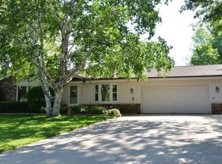 1157 Rainbow Ct, Mukwonago, WI 53149