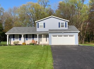 73 Hallock Rd, Rochester, NY 14624