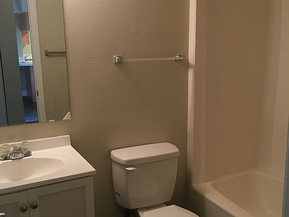5th image of 628 Golden Raintree Pl
