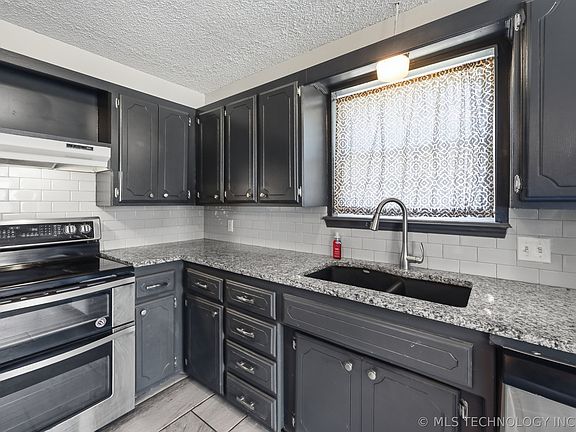 2nd image of 1016 E 13th St
