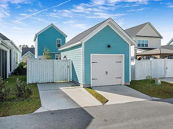 654 Blueway Ave — Photo 28