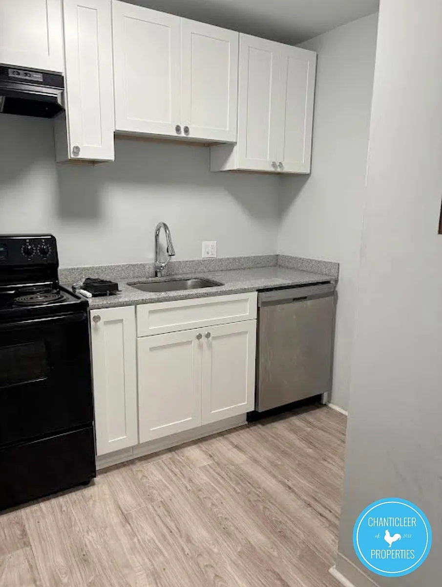 Building Photo - 1111 W Academy St #2