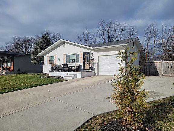 2nd image of 3044 Thomas Ave